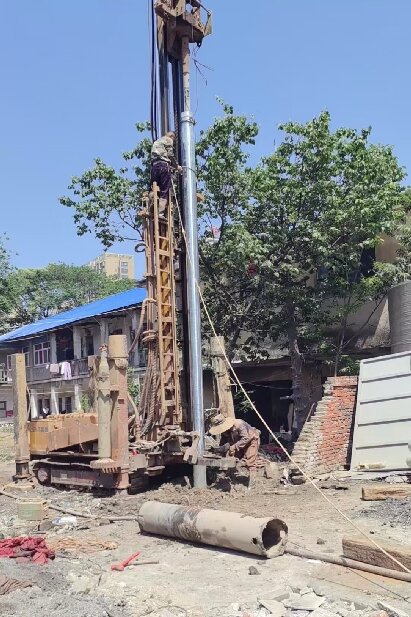 界首岩石井